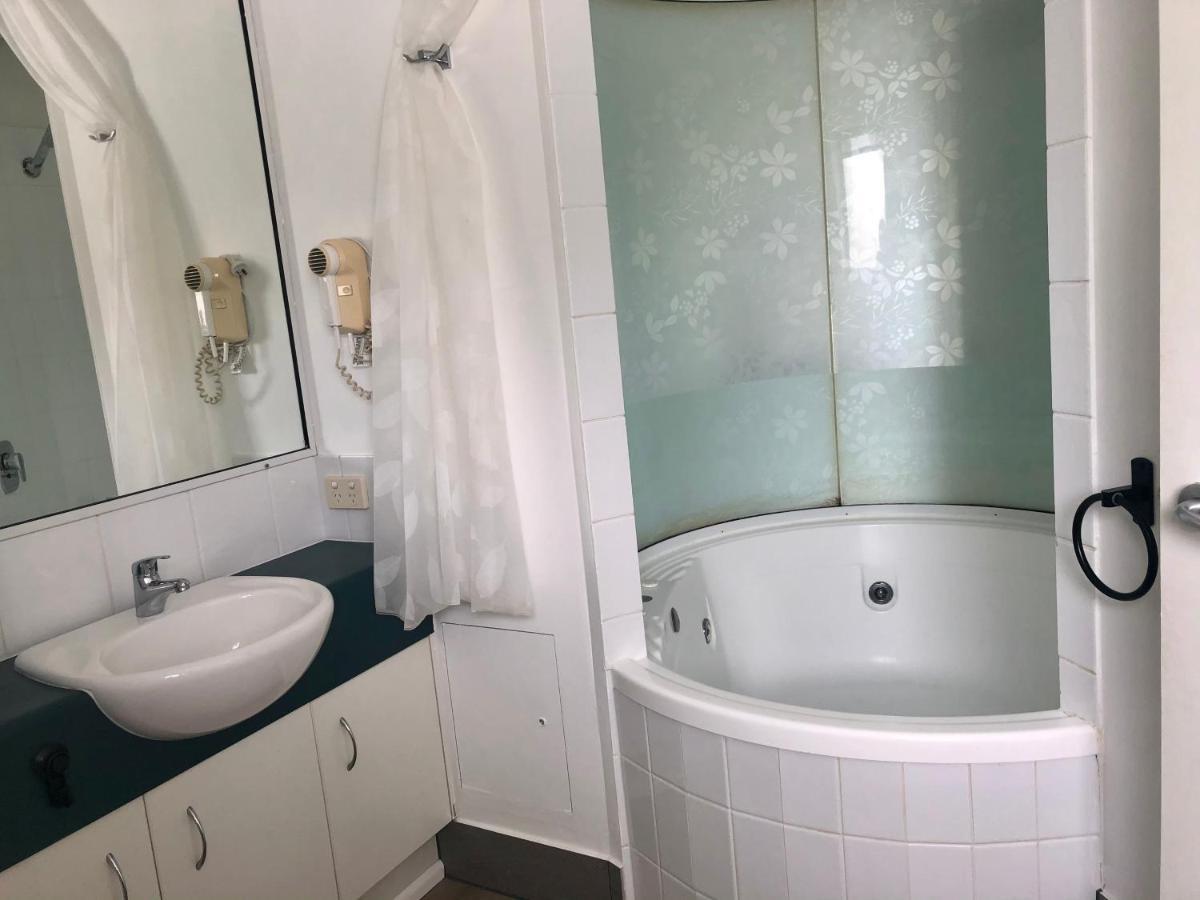 Apartment In 4* Resort - Pool Views - Great Location Noosaville Exterior photo